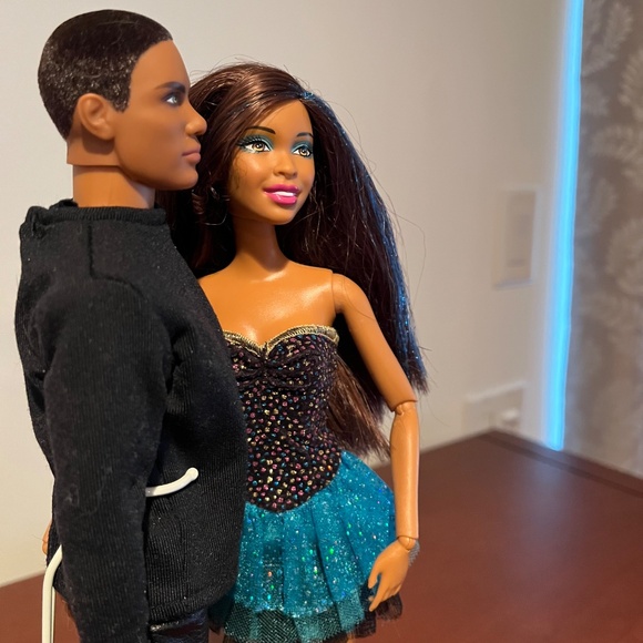 Barbie Doll HTF 2013 Barbie Fashionistas Metallic Series Nikki - Picture 3 of 8